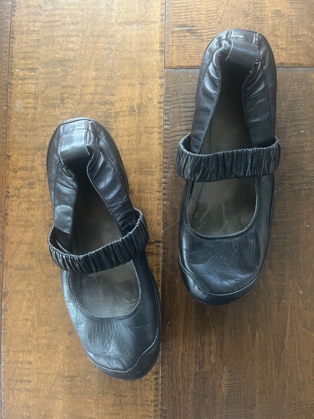 Dansko Chrissy black leather Mary Jane flats sz 38